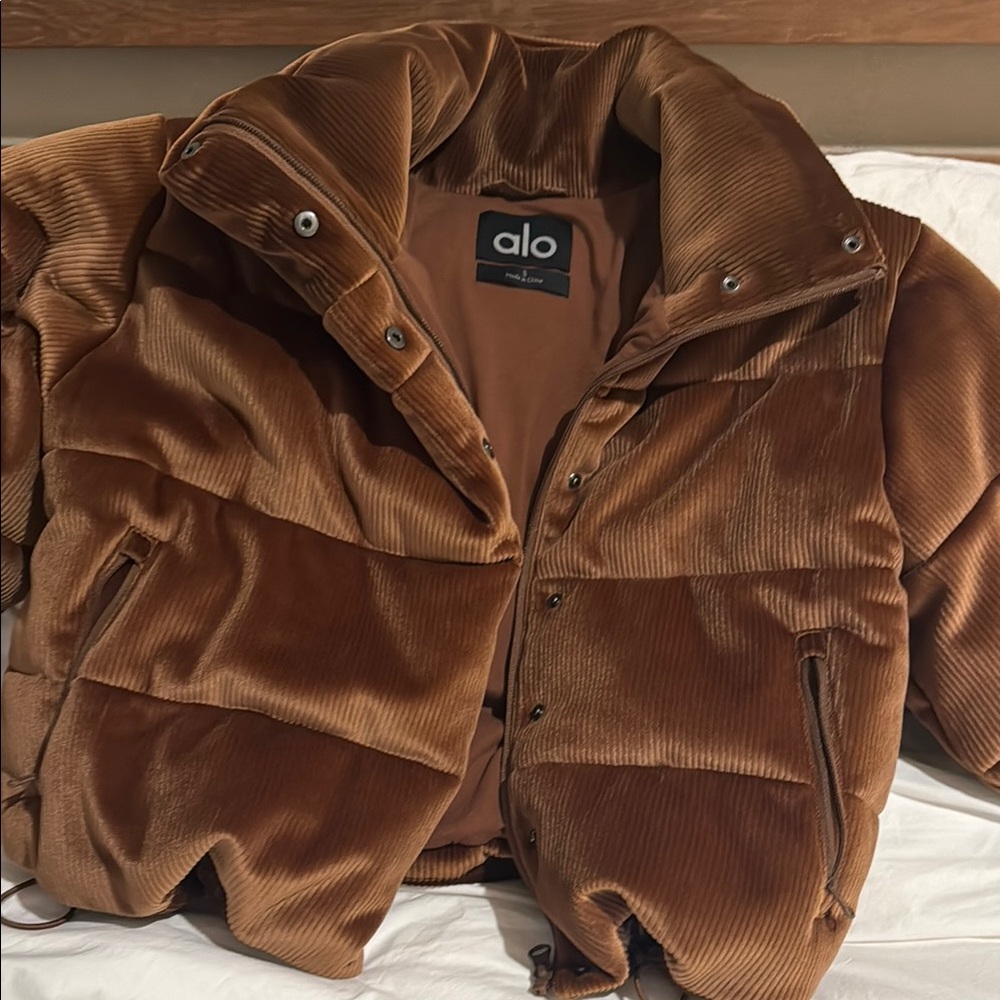ALO Yoga gold rush ribbed velour brown puffer jacket